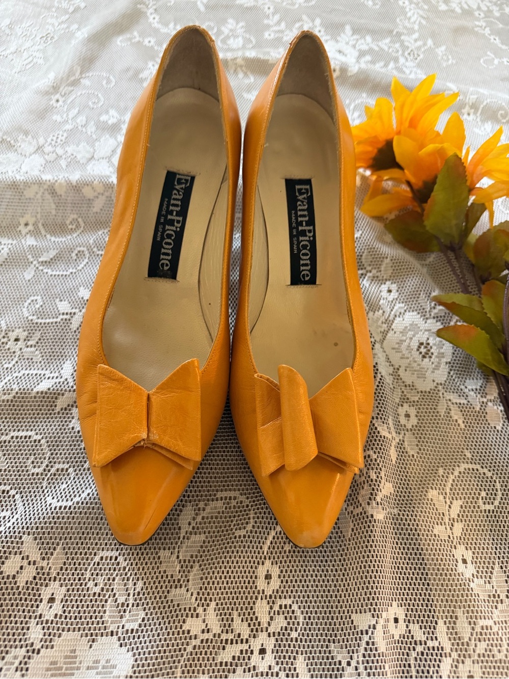 Evan Picone Mustard Bow Kitten Heels